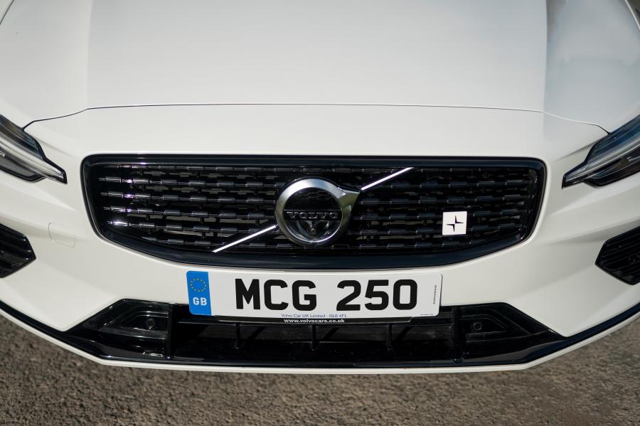 Детали экстерьера Volvo V60 T8 Polestar Engineered 2019 года  (UK) (фото 29 из 40)